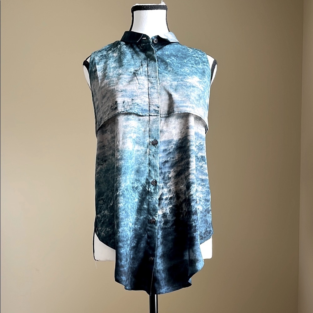 IMPROVD - Sleeveless High Low Top - M